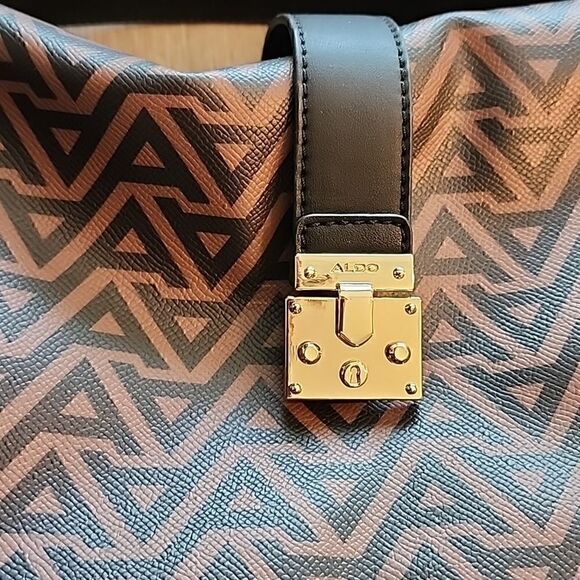 NWOT ALDO PURSE Handbag Zip Closure Snap Gold Hardware Shoulder Chain Casual - Picture 4 of 10